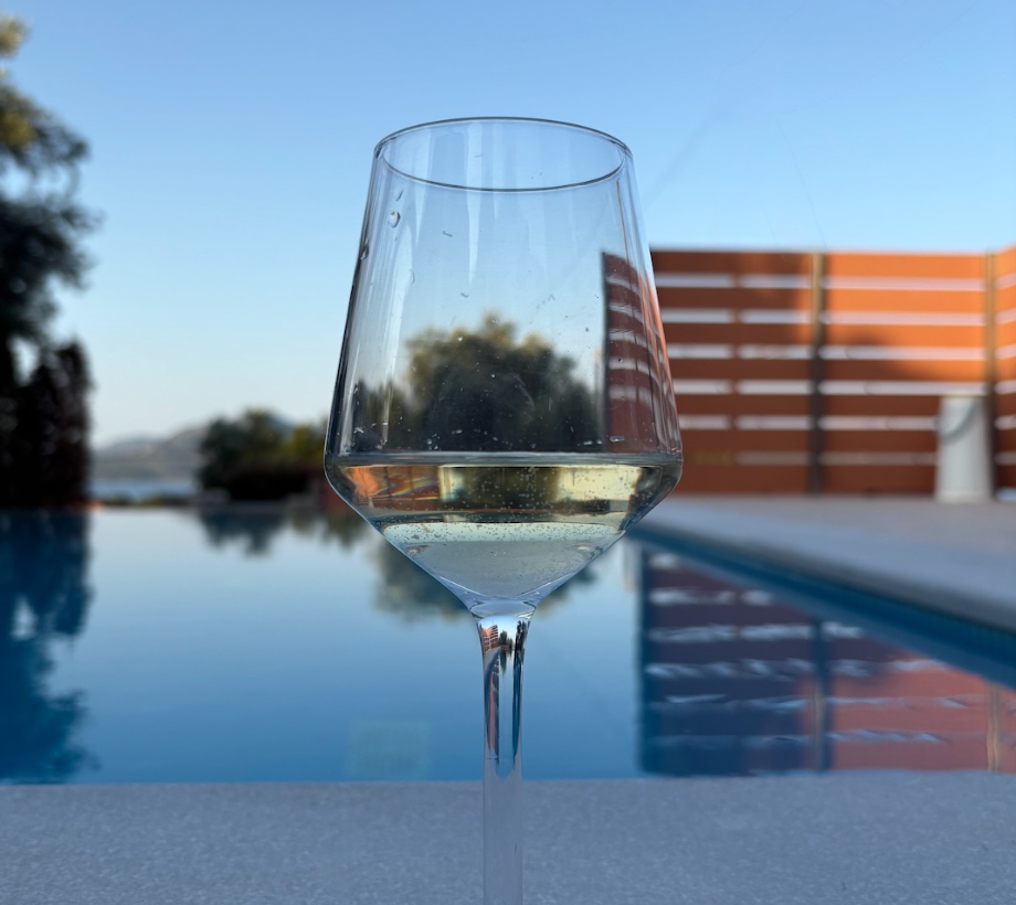 villa delivery winewhere pool